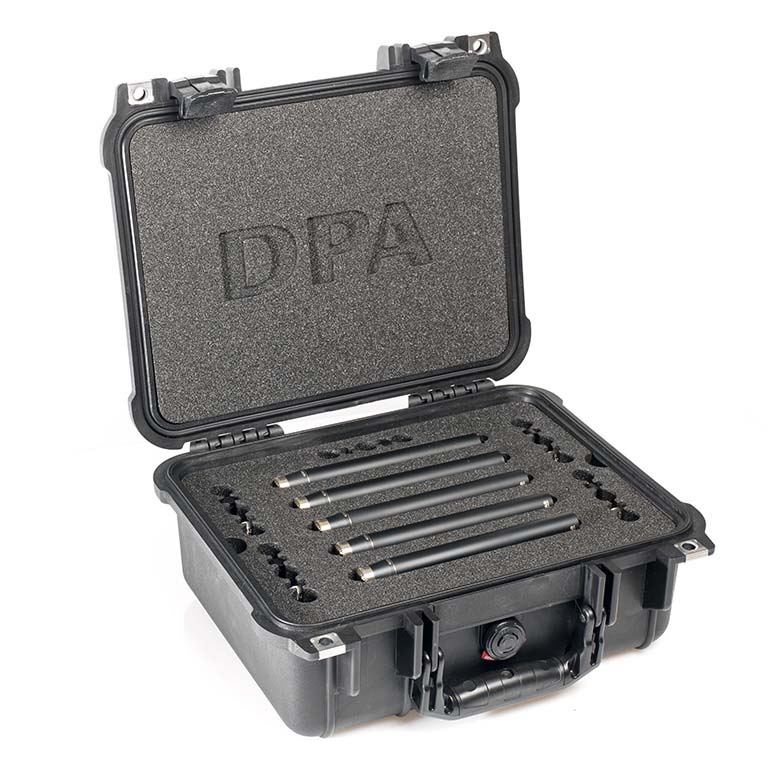 5006A 环绕声话筒套装， PELI™ 箱内带五支 d:dicate™ 4006A 话筒、话筒夹和海绵防风罩